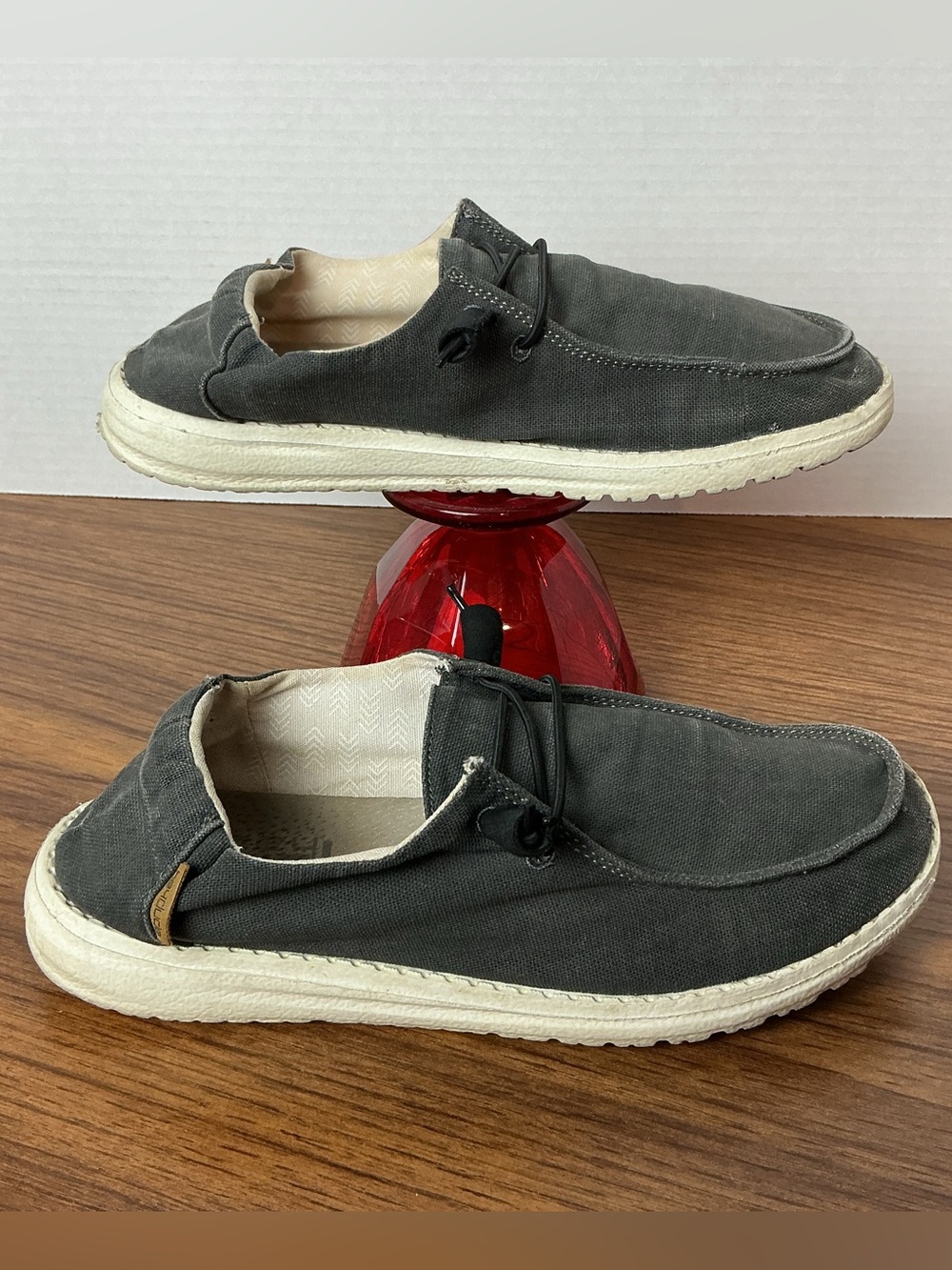Hey Dude Wendy Gray Chambray Slip-On Shoes Women’s Size 7 - Picture 4 of 8